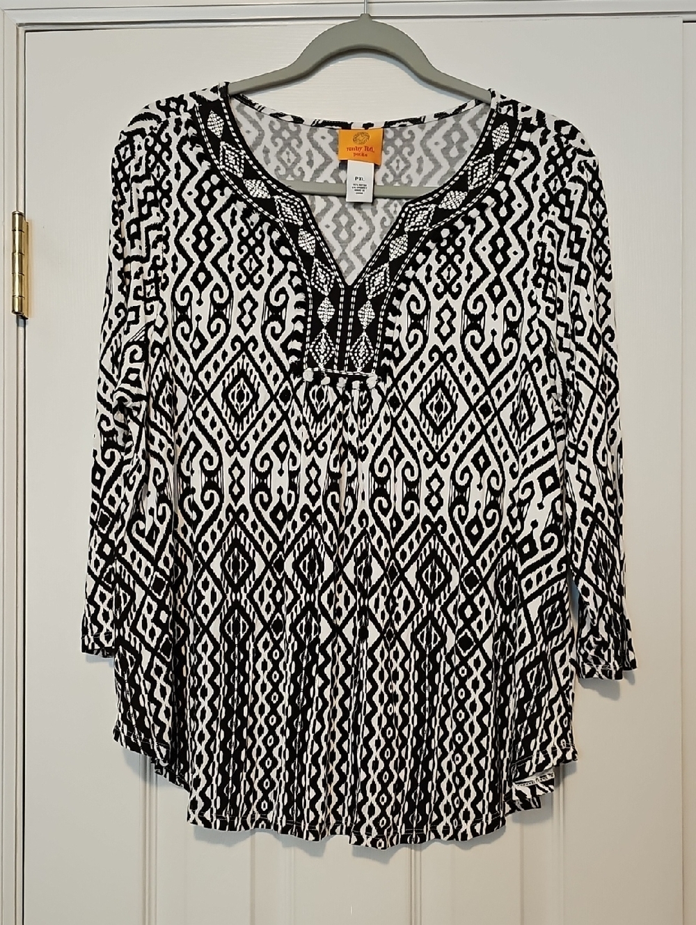Ruby Rd. Black & White Geometric Split-Neck Women's Top